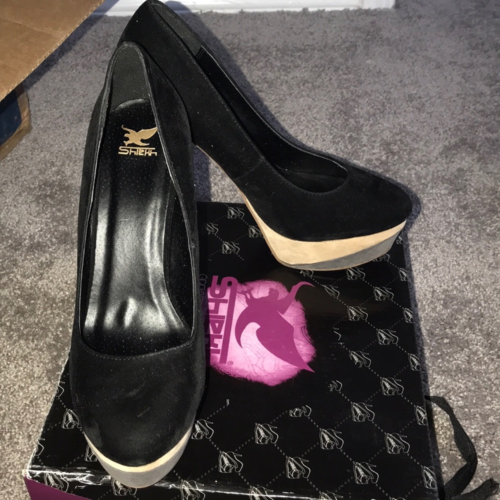 Syn Suede black, cream and gray heels